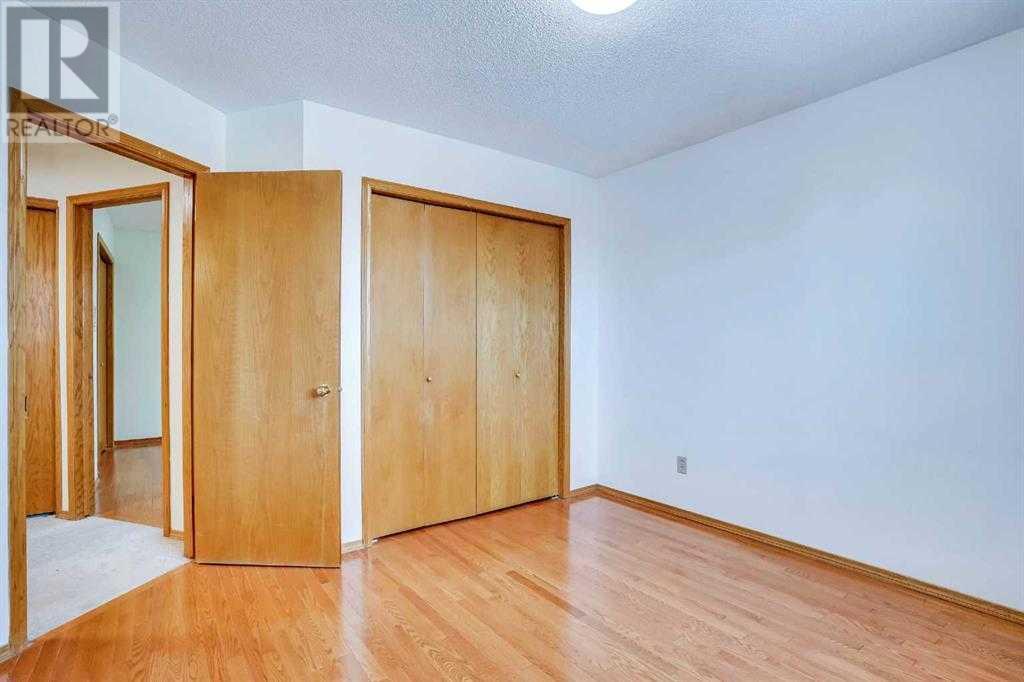 Single Family House for Sale in  Santana Road NW Sandstone Valley Calgary 