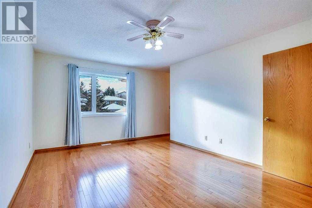 Single Family House for Sale in  Santana Road NW Sandstone Valley Calgary 