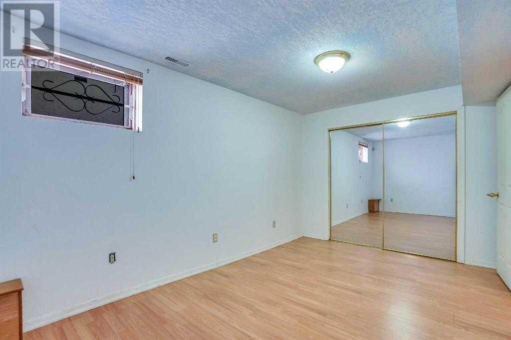 Single Family House for Sale in  Santana Road NW Sandstone Valley Calgary 
