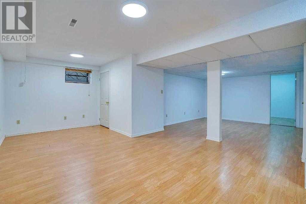 Single Family House for Sale in  Santana Road NW Sandstone Valley Calgary 