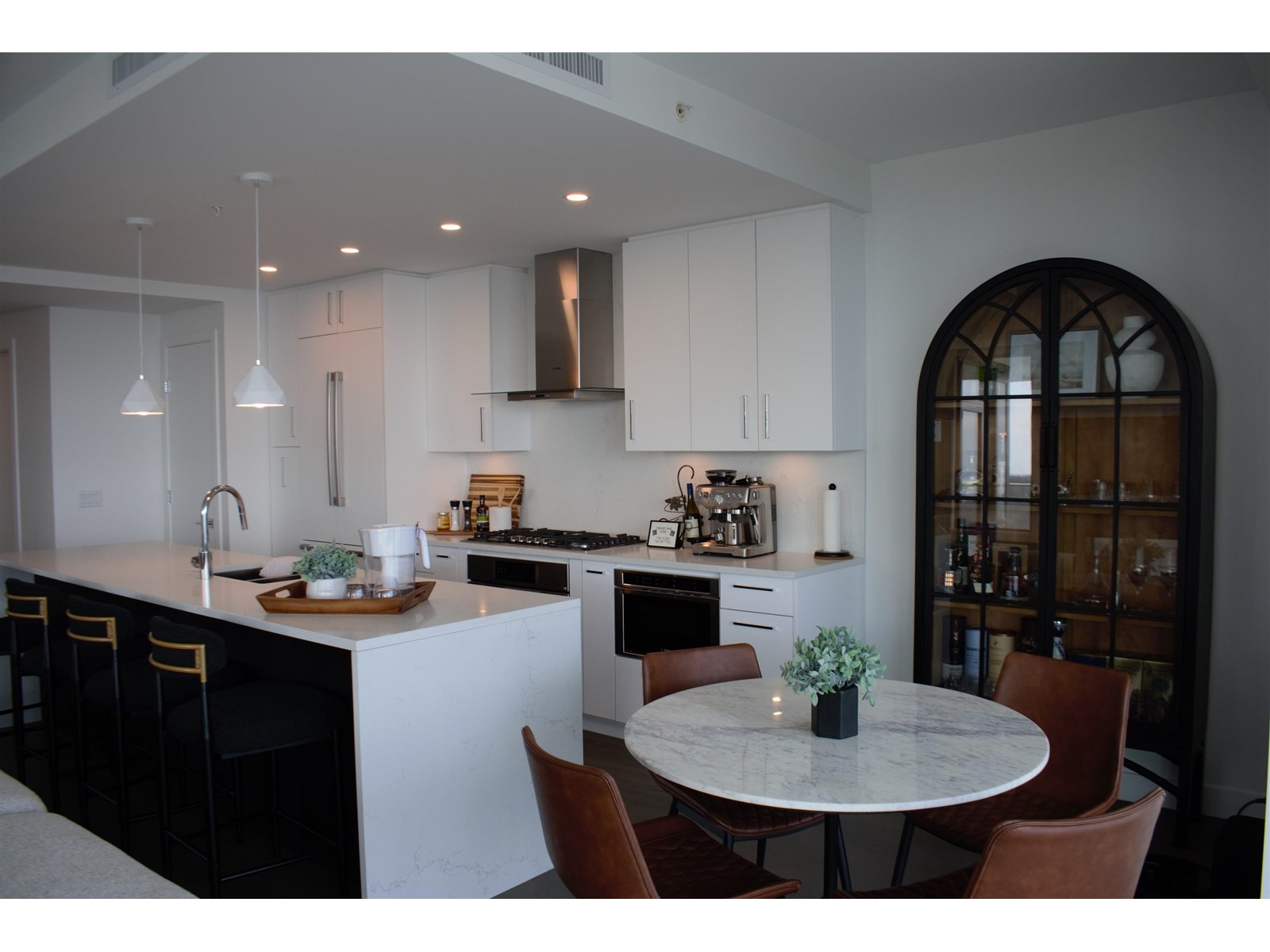 1905 1588 JOHNSTON ROAD, White Rock