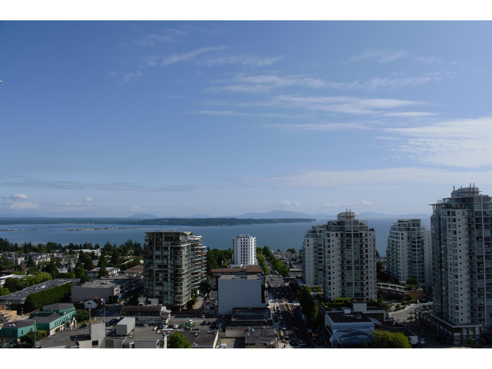 1905 1588 JOHNSTON ROAD, White Rock