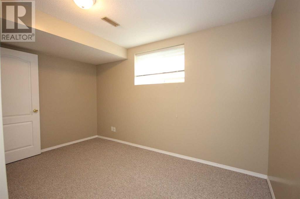 Single Family House for Sale in  Coventry View NE Coventry Hills Calgary 