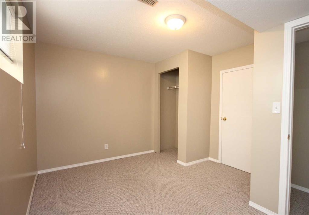Single Family House for Sale in  Coventry View NE Coventry Hills Calgary 
