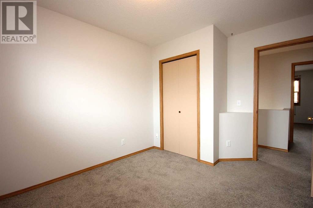 Single Family House for Sale in  Coventry View NE Coventry Hills Calgary 