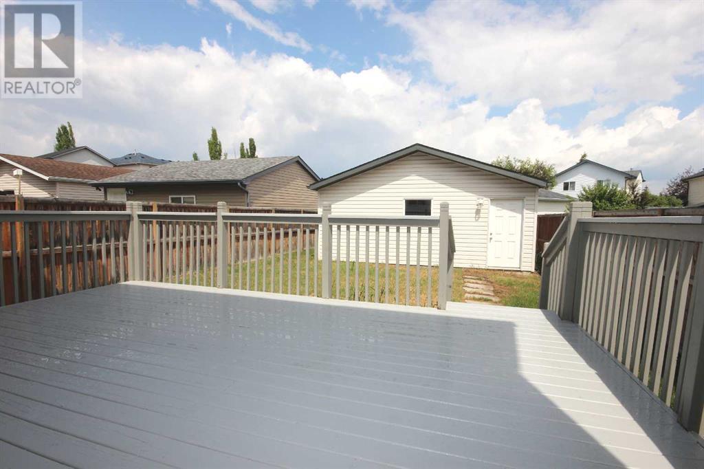 Single Family House for Sale in  Coventry View NE Coventry Hills Calgary 