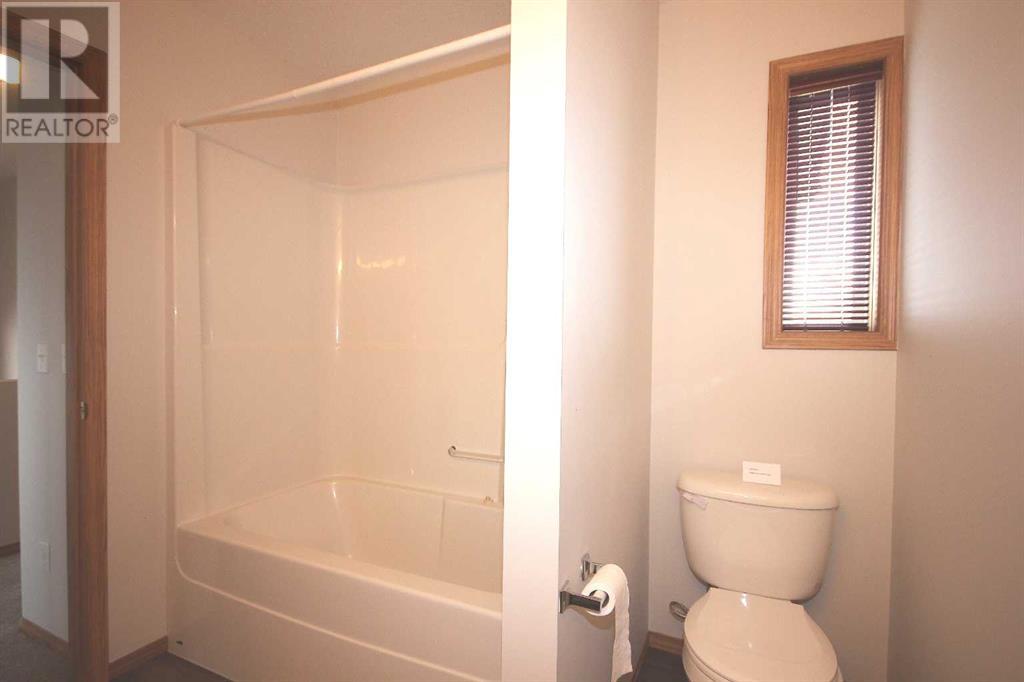 Single Family House for Sale in  Coventry View NE Coventry Hills Calgary 