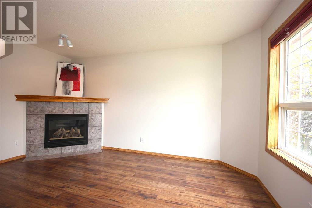 Single Family House for Sale in  Coventry View NE Coventry Hills Calgary 