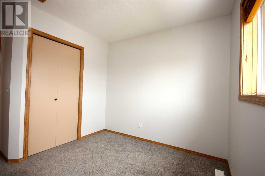 Single Family House for Sale in  Coventry View NE Coventry Hills Calgary 