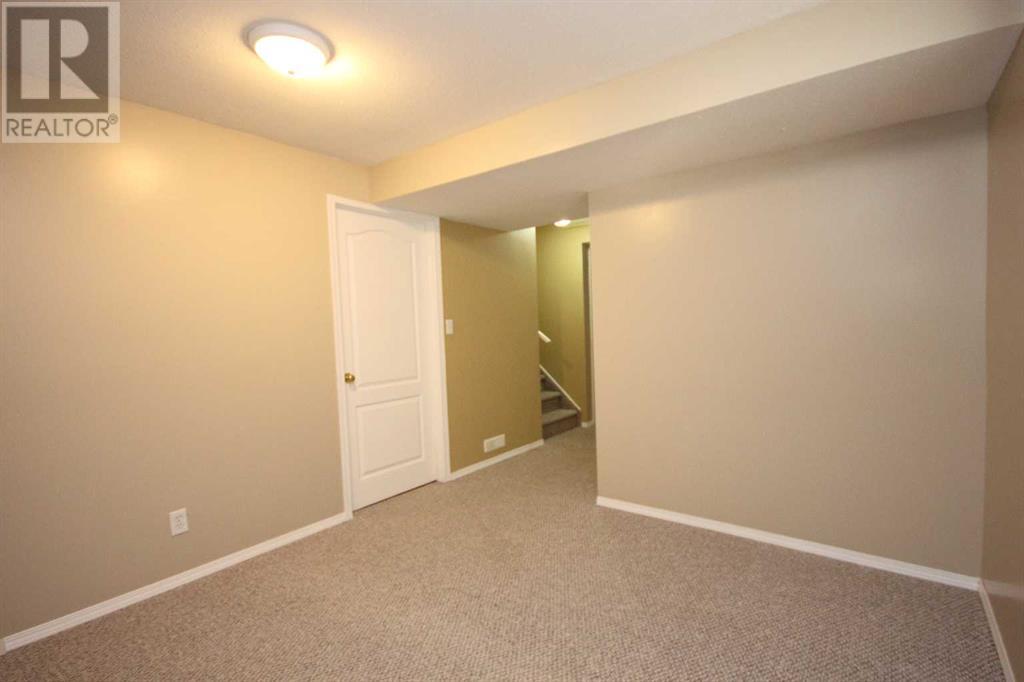 Single Family House for Sale in  Coventry View NE Coventry Hills Calgary 