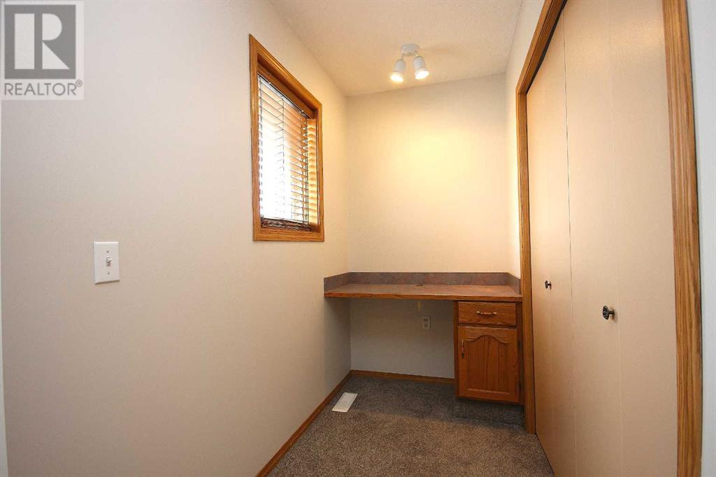 Single Family House for Sale in  Coventry View NE Coventry Hills Calgary 