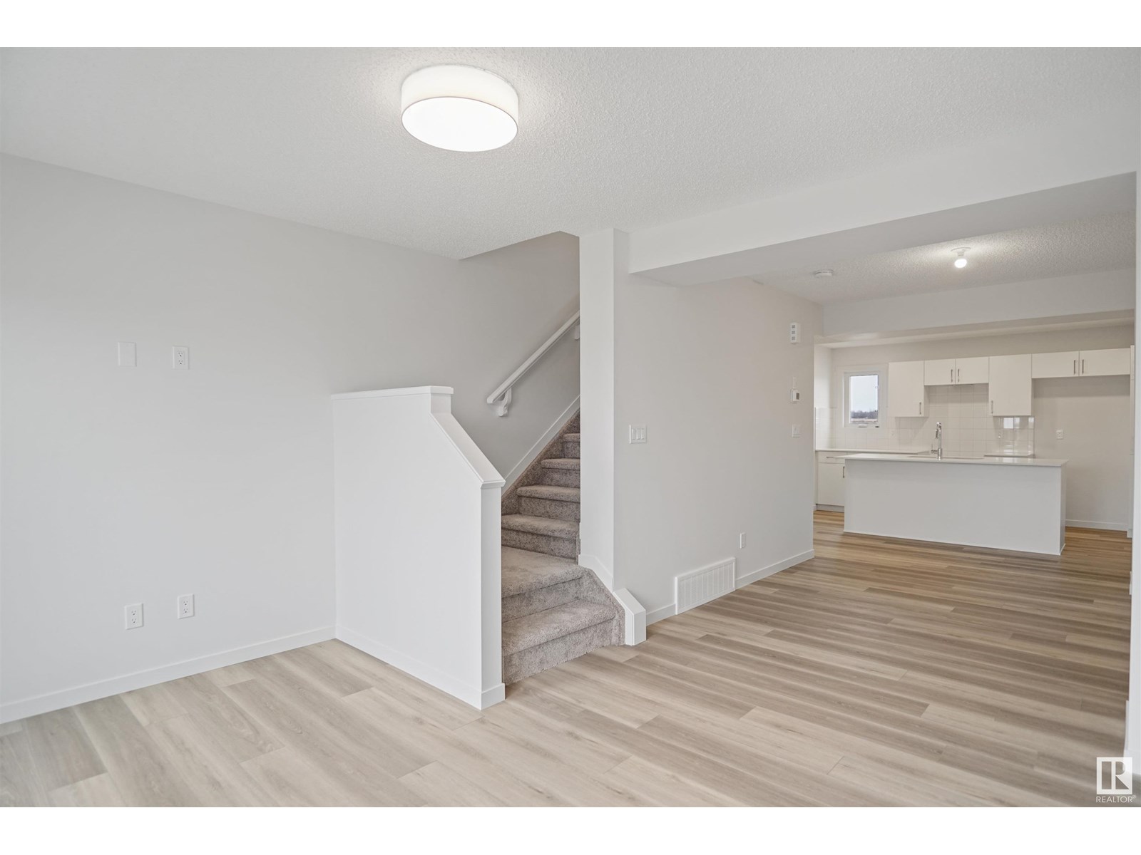 Photo 7 of 5134 Rivers Edge Wy Nw, Edmonton AB