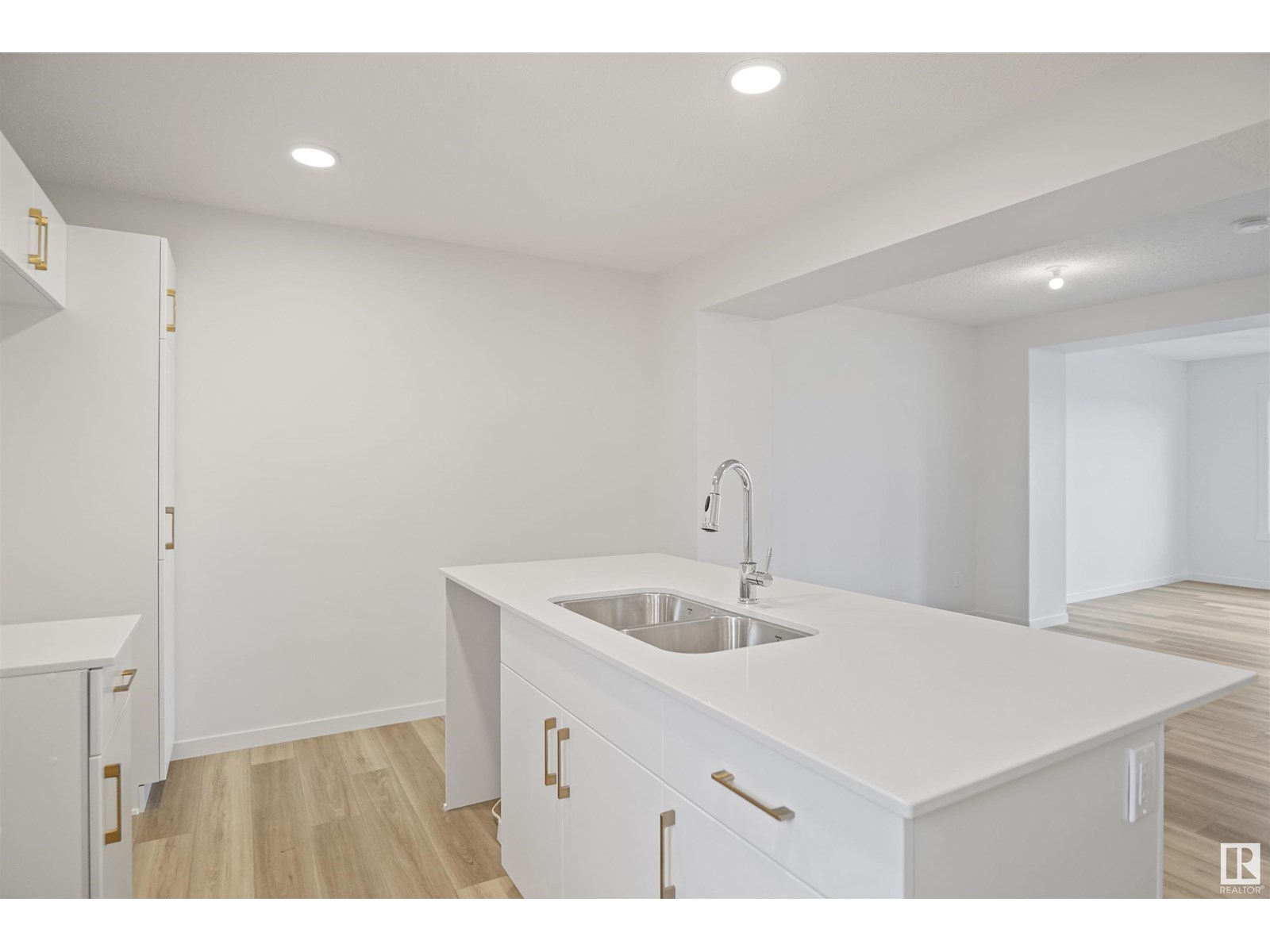 Photo 9 of 5134 Rivers Edge Wy Nw, Edmonton AB