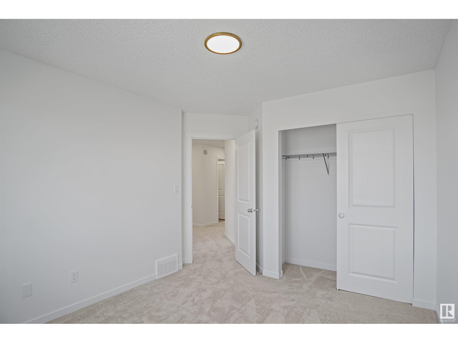 Photo 17 of 19 19904 31 Av Nw, Edmonton AB