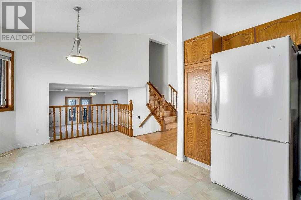 Single Family House 4 Level for Sale in  Del Monica Place NE Monterey Park Calgary 