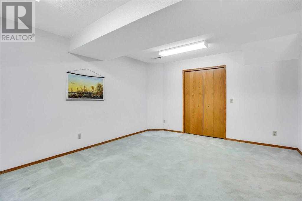 Single Family House 4 Level for Sale in  Del Monica Place NE Monterey Park Calgary 