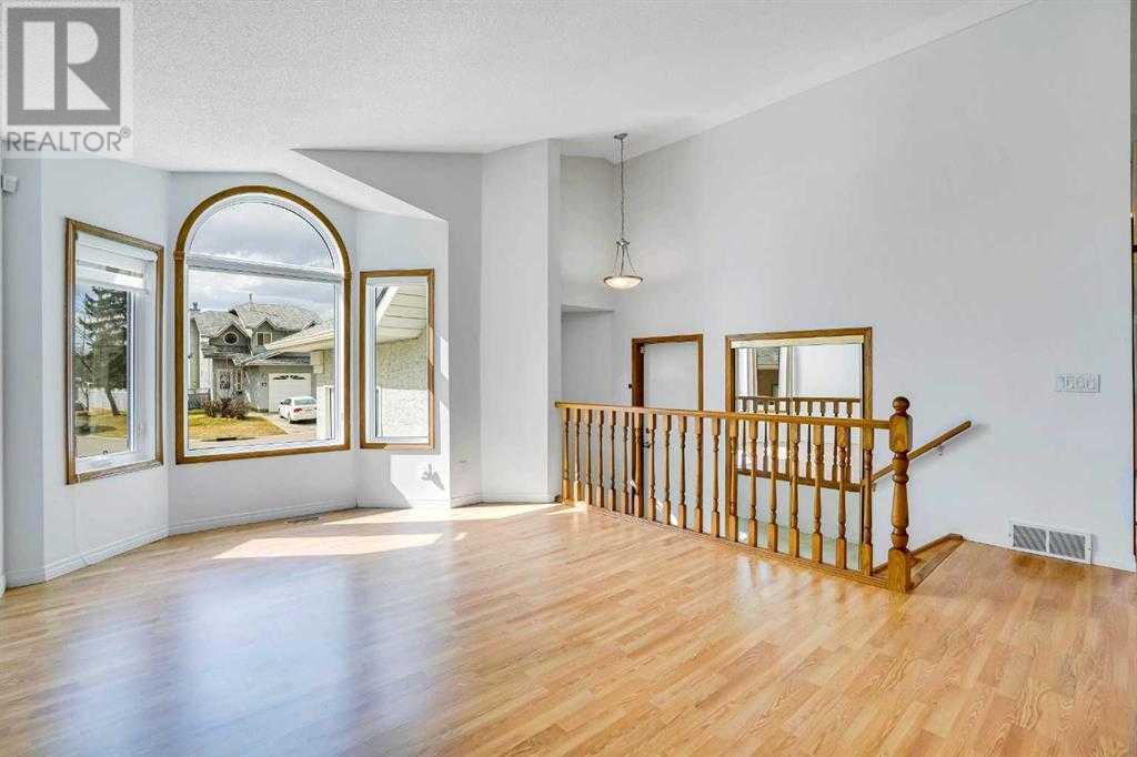 Single Family House 4 Level for Sale in  Del Monica Place NE Monterey Park Calgary 