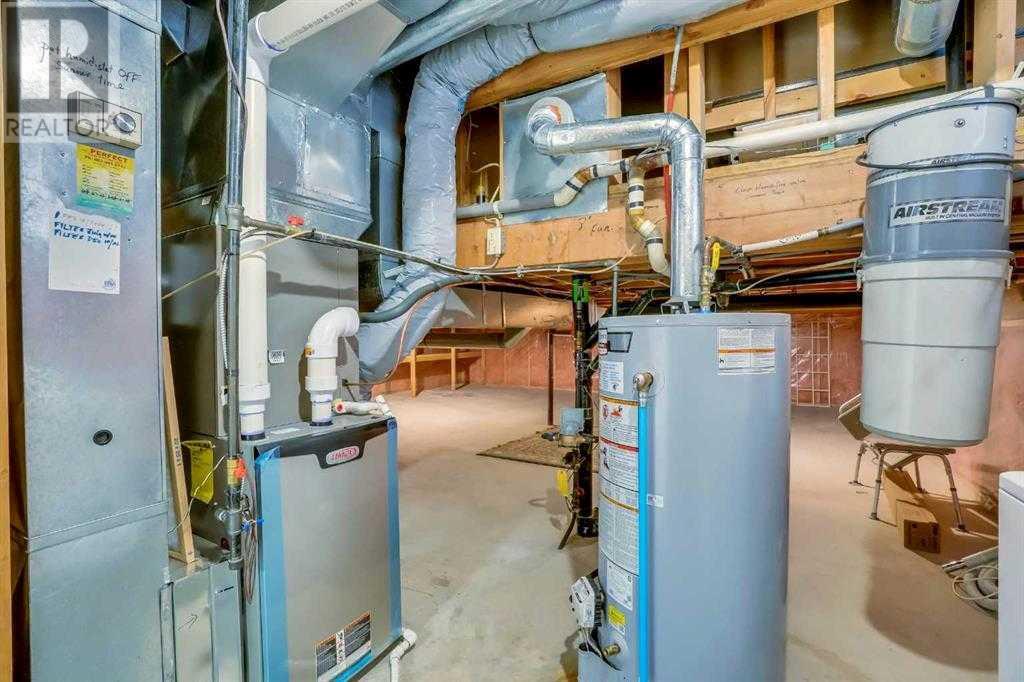 Single Family House 4 Level for Sale in  Del Monica Place NE Monterey Park Calgary 