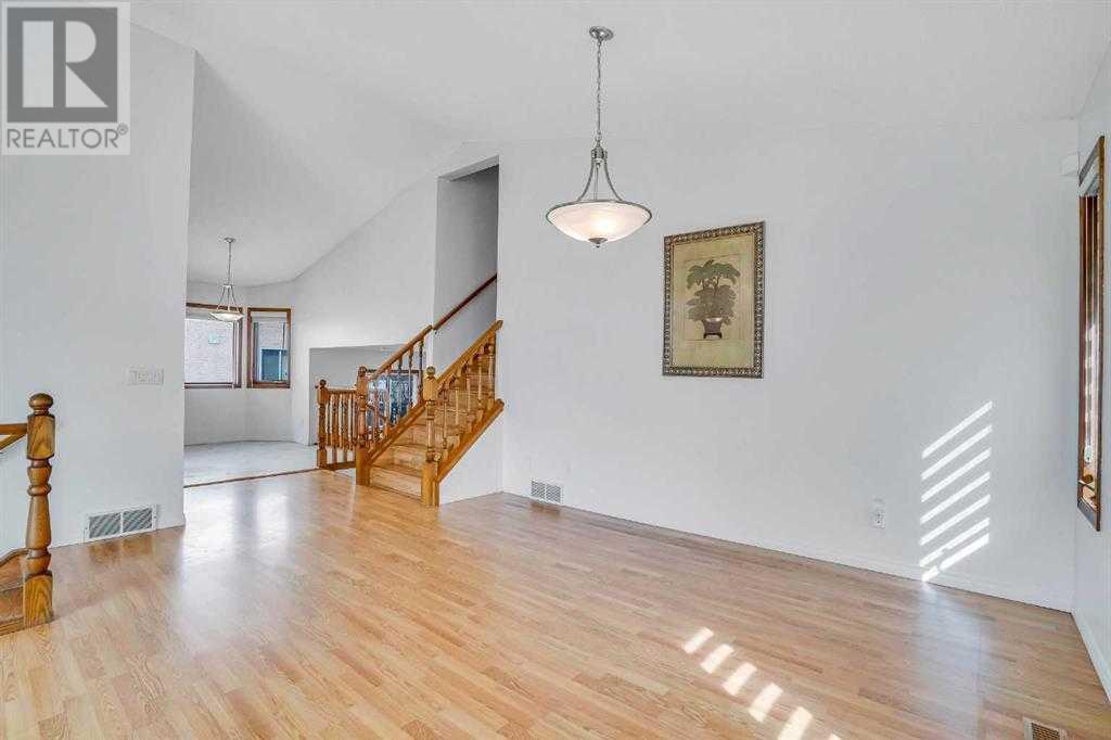 Single Family House 4 Level for Sale in  Del Monica Place NE Monterey Park Calgary 