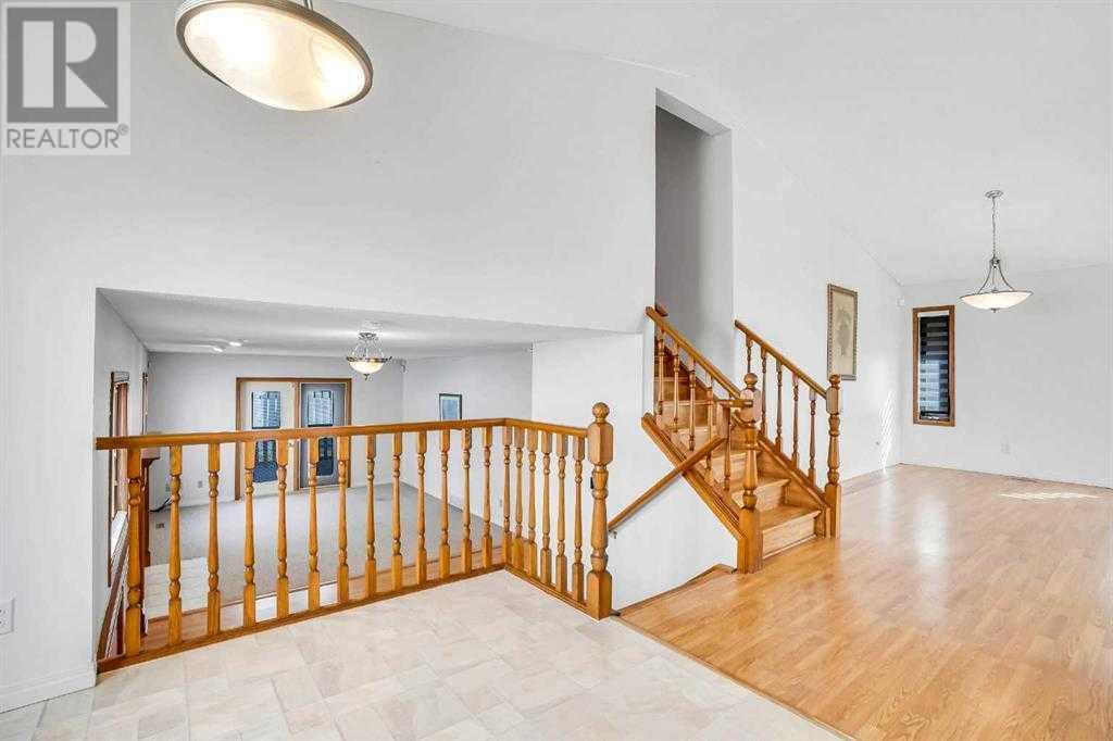 Single Family House 4 Level for Sale in  Del Monica Place NE Monterey Park Calgary 