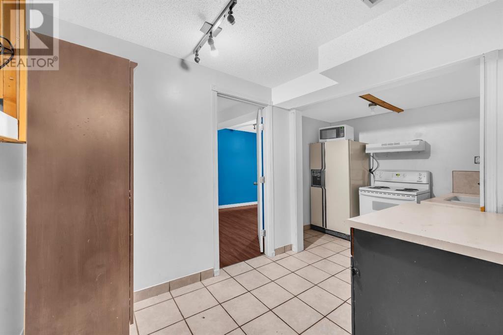 Single Family House 4 Level for Sale in   Street NE Taradale Calgary 
