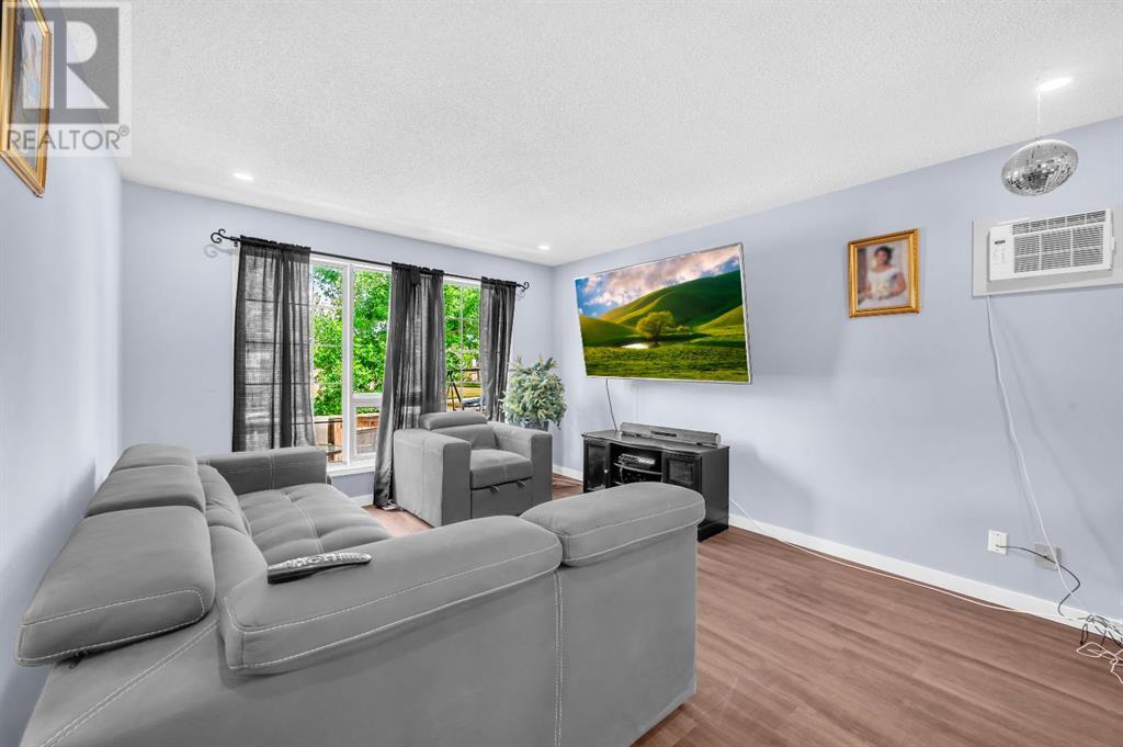 Single Family House 4 Level for Sale in   Street NE Taradale Calgary 