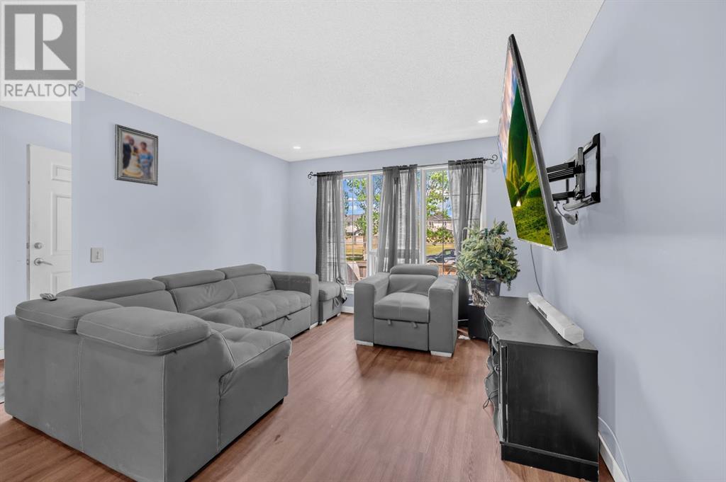 Single Family House 4 Level for Sale in   Street NE Taradale Calgary 