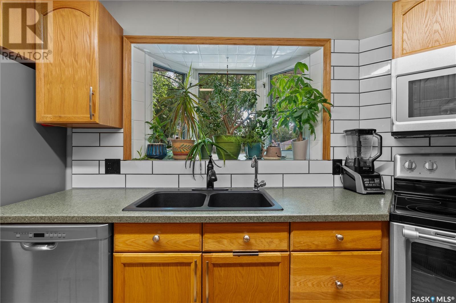 Photo 8 of 2440 Francis Street, Regina SK