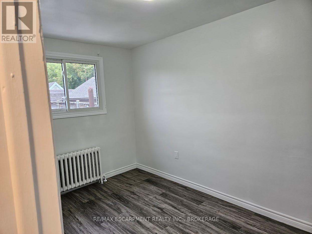 Photo 6 of Main 7 Maitland Street, Thorold ON