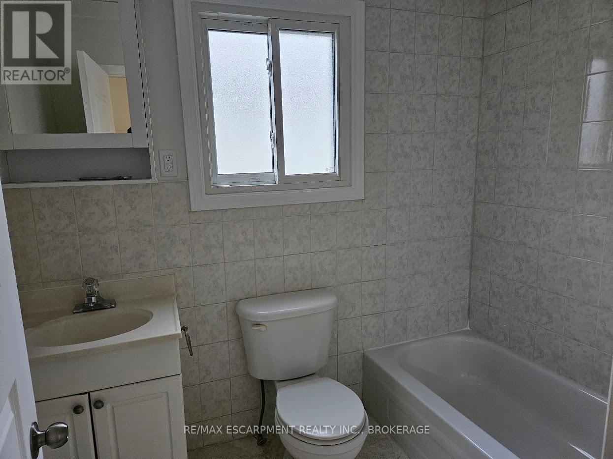 Photo 9 of Main 7 Maitland Street, Thorold ON