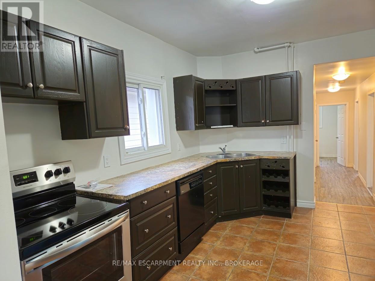 Photo 11 of Main 7 Maitland Street, Thorold ON