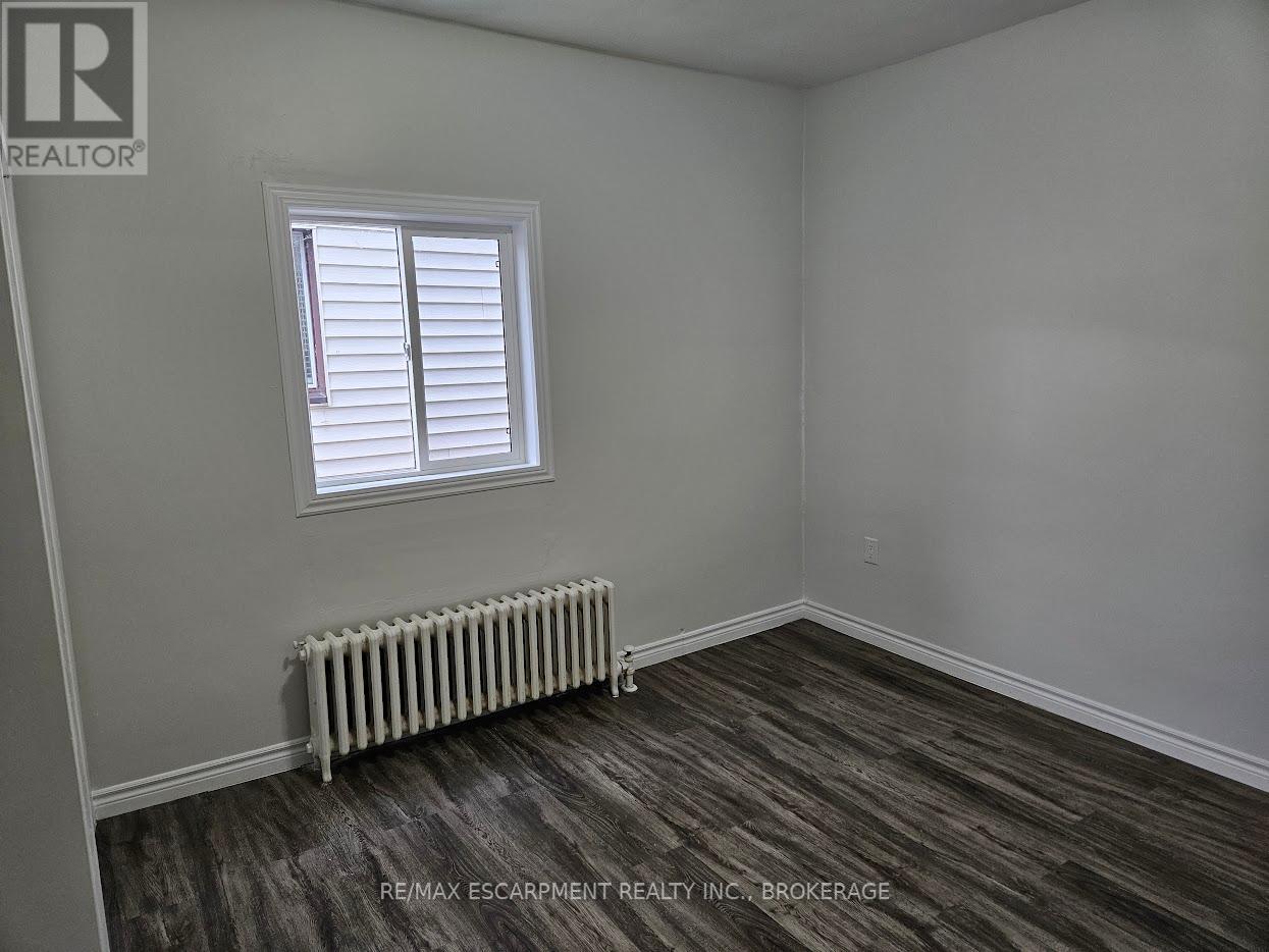 Photo 7 of Main 7 Maitland Street, Thorold ON