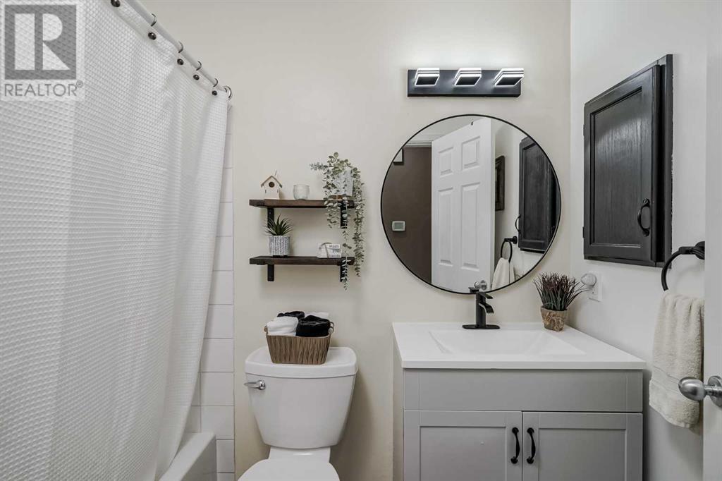 Single Family House 3 Level for Sale in  Harvest Glen Rise NE Harvest Hills Calgary 