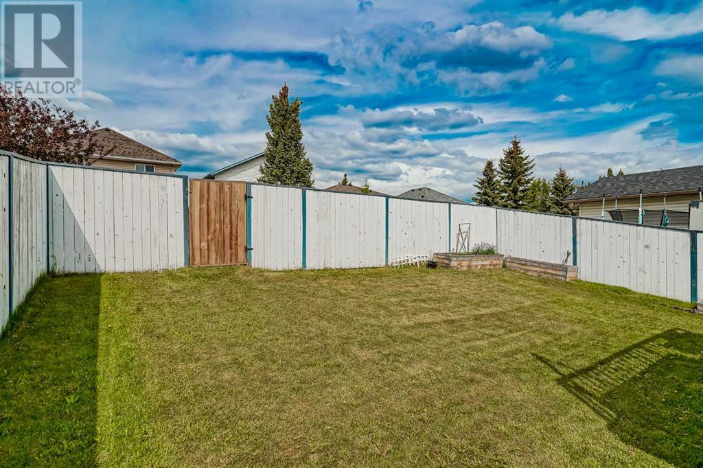 Single Family House 3 Level for Sale in  Harvest Glen Rise NE Harvest Hills Calgary 