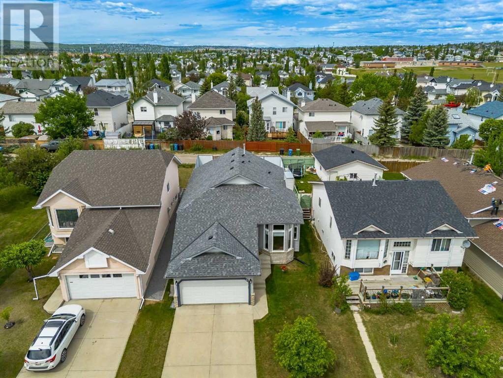 Single Family House 3 Level for Sale in  Harvest Glen Rise NE Harvest Hills Calgary 