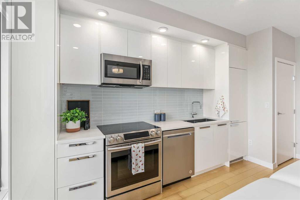 Single Family House for Sale in    Avenue NW Hillhurst Calgary 