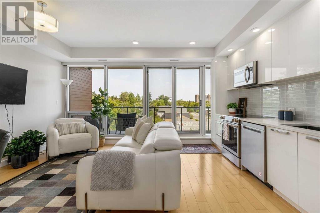 Single Family House for Sale in    Avenue NW Hillhurst Calgary 