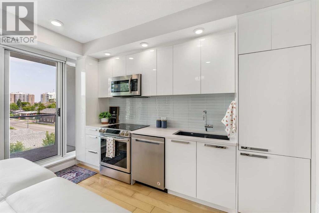 Single Family House for Sale in    Avenue NW Hillhurst Calgary 