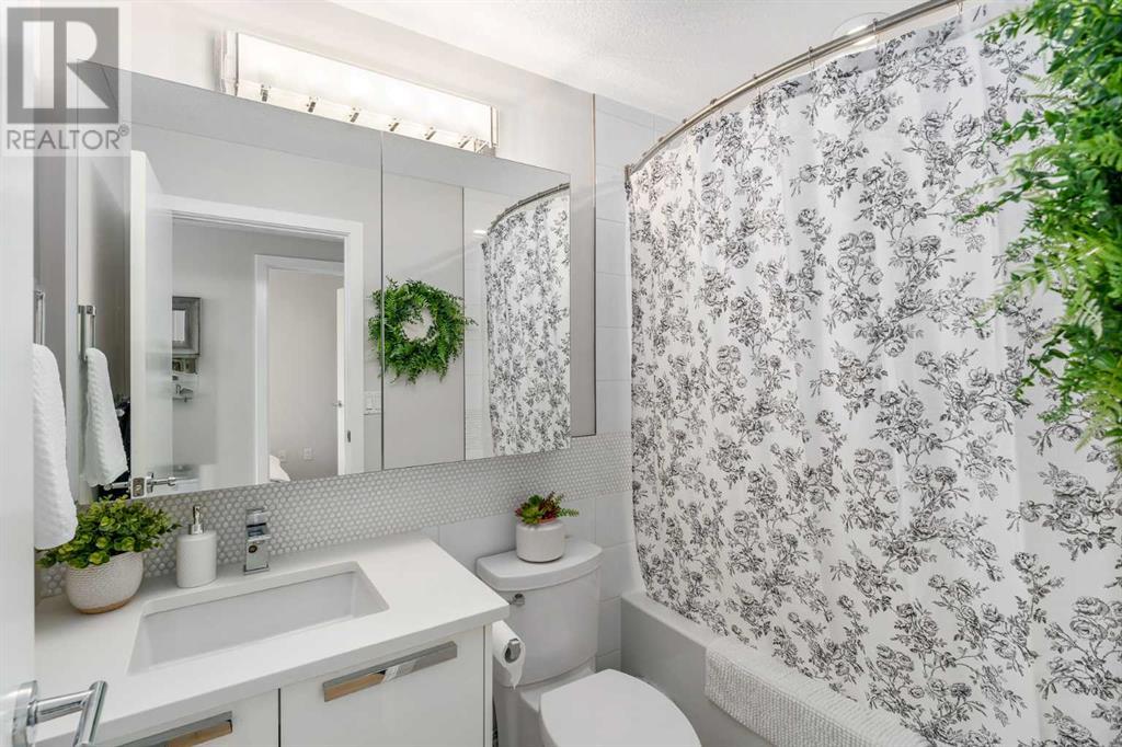 Single Family House for Sale in    Avenue NW Hillhurst Calgary 