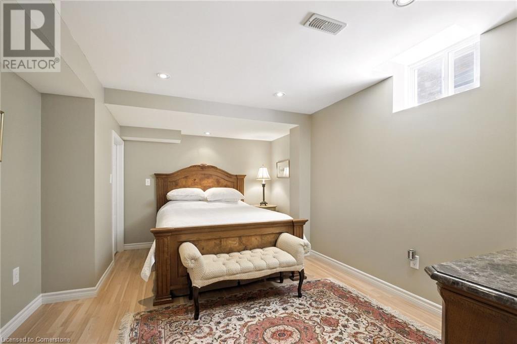 Photo 29 of 4191 Kane Crescent, Burlington ON