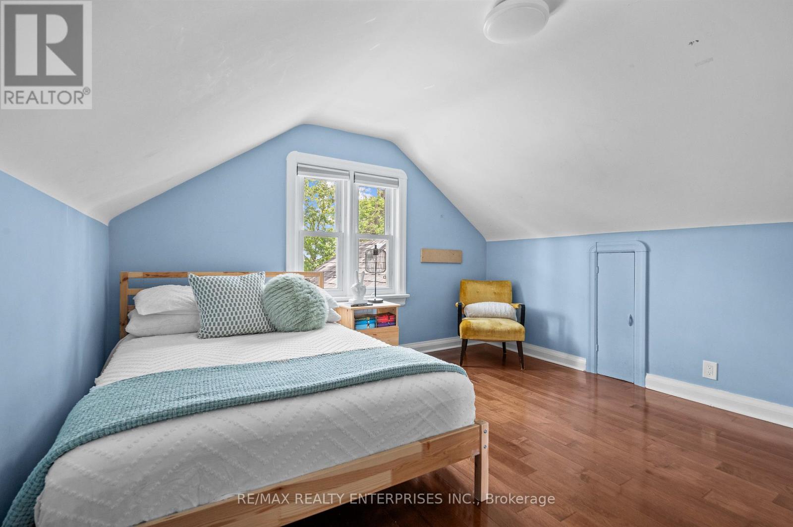 Photo 37 of 43 Pine Avenue S, Mississauga ON