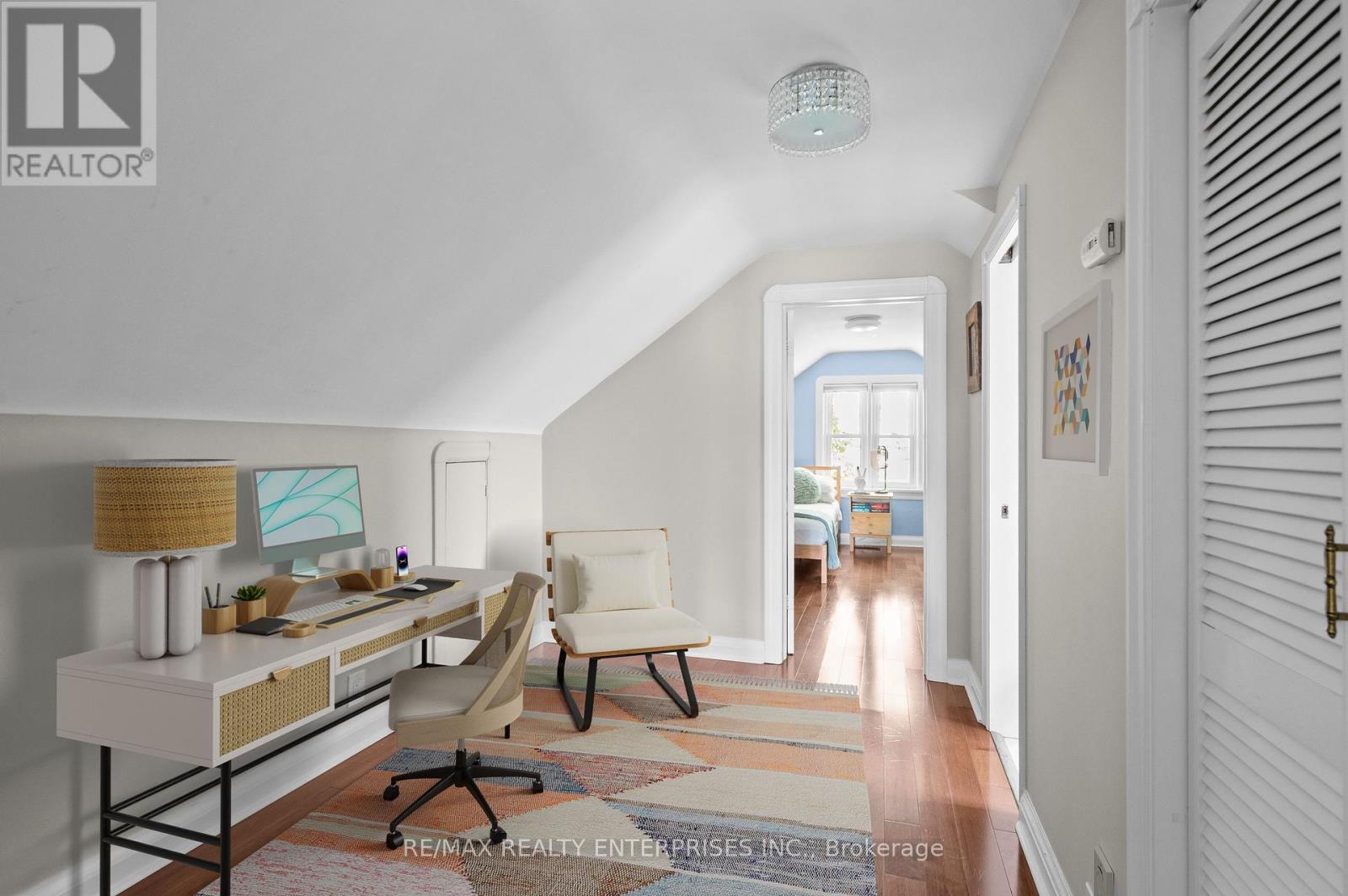 Photo 1 of 43 Pine Avenue S, Mississauga ON