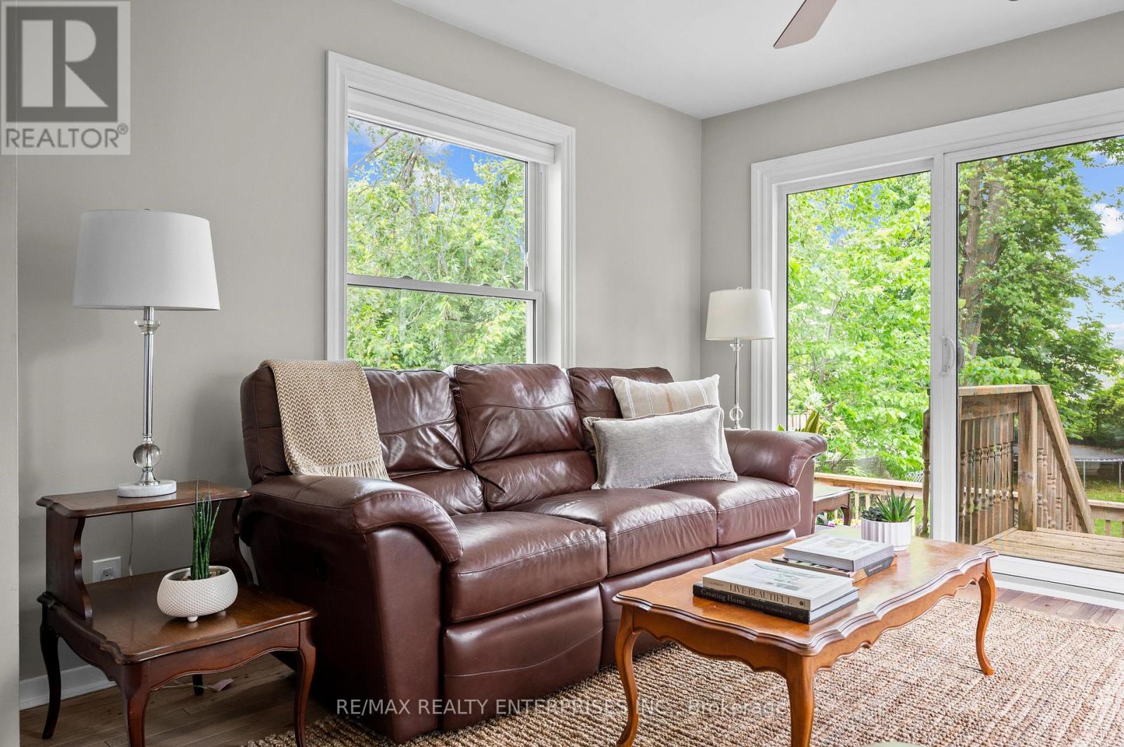 Photo 26 of 43 Pine Avenue S, Mississauga ON