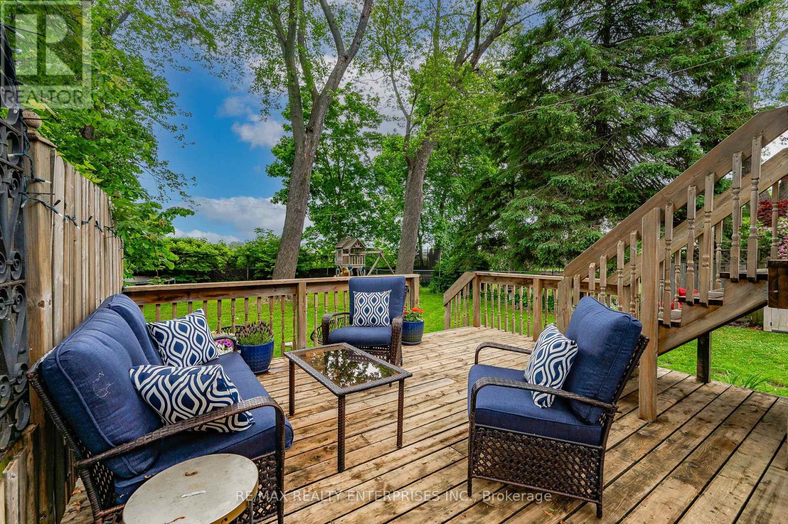 Photo 12 of 43 Pine Avenue S, Mississauga ON
