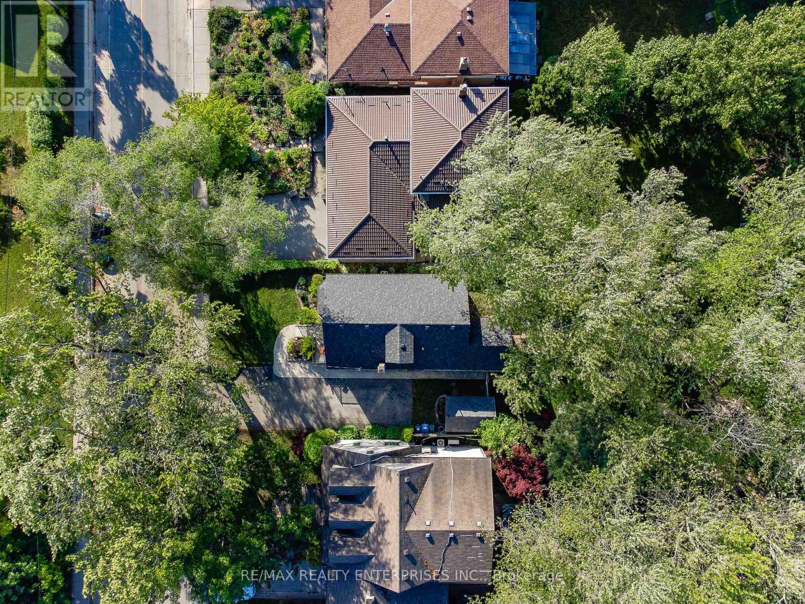 Photo 44 of 43 Pine Avenue S, Mississauga ON