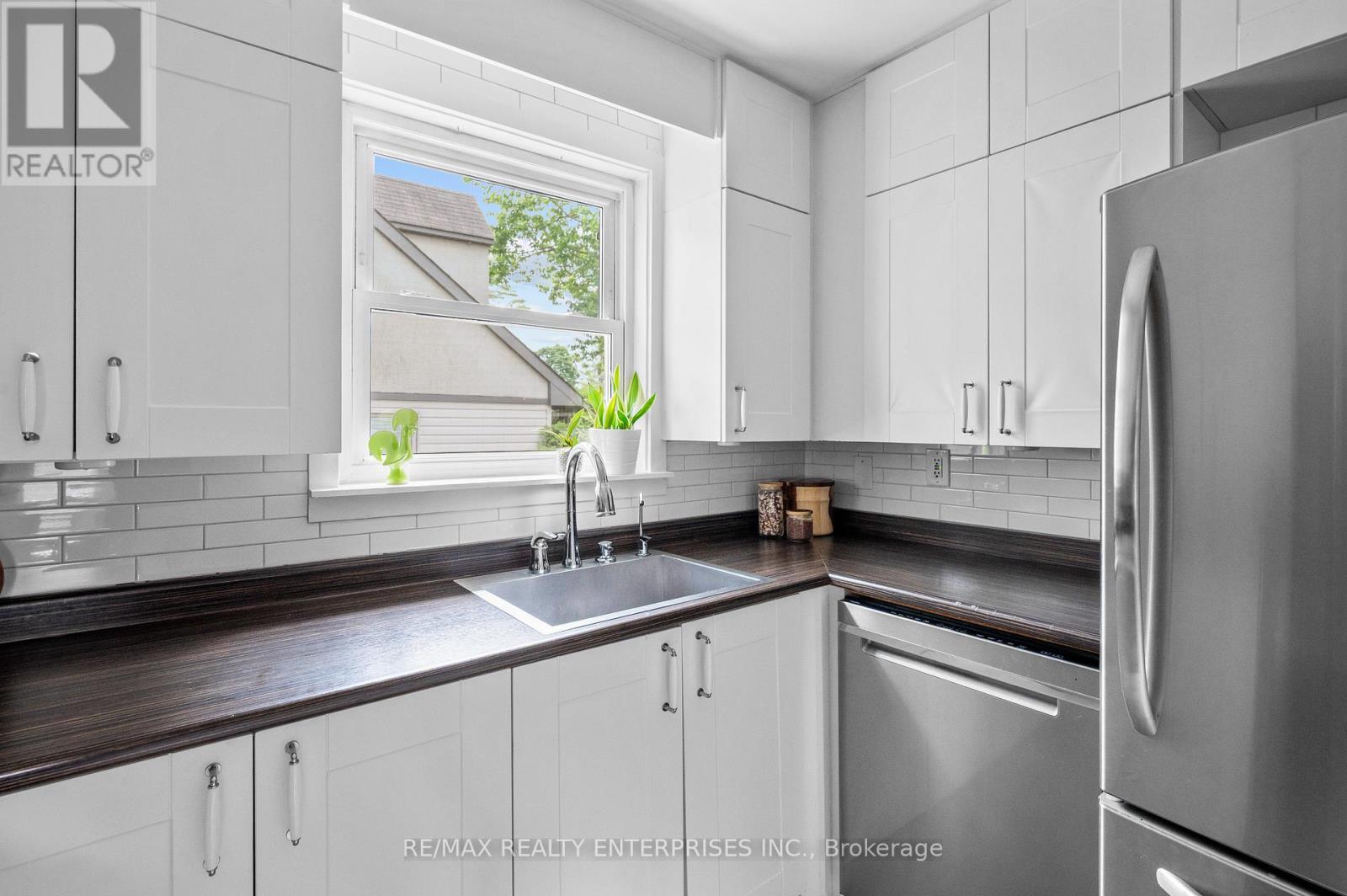 Photo 41 of 43 Pine Avenue S, Mississauga ON
