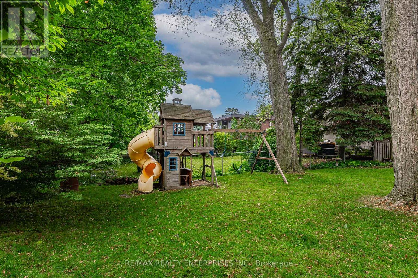 Photo 14 of 43 Pine Avenue S, Mississauga ON