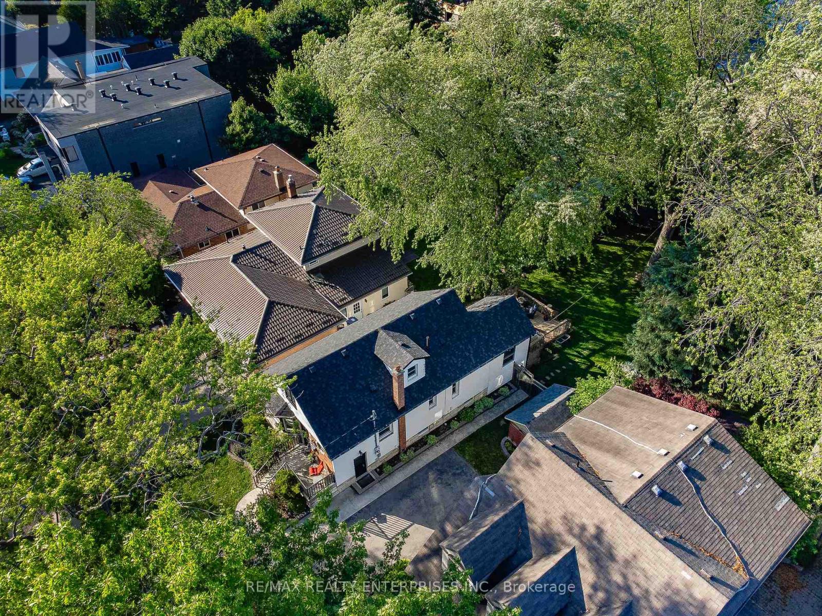 Photo 34 of 43 Pine Avenue S, Mississauga ON