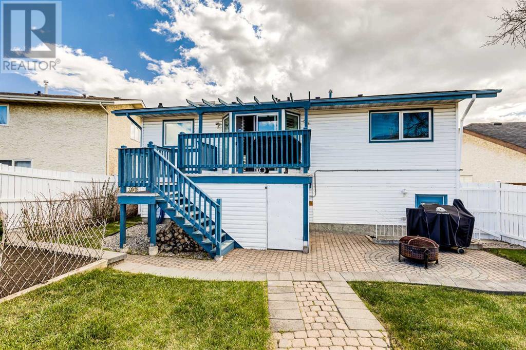 Single Family House Bi-level for Sale in  Woodmont Way SW Woodbine Calgary 