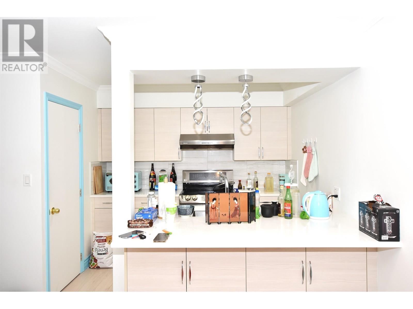 Photo 4 of 106 1510 Nelson Street, Vancouver BC
